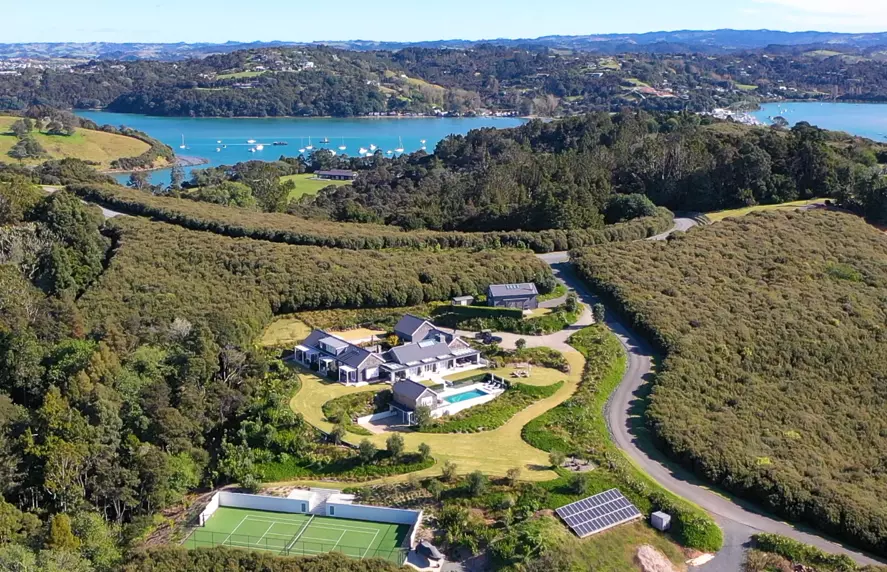 luxury-accommodation-bluestone-estate-matakana