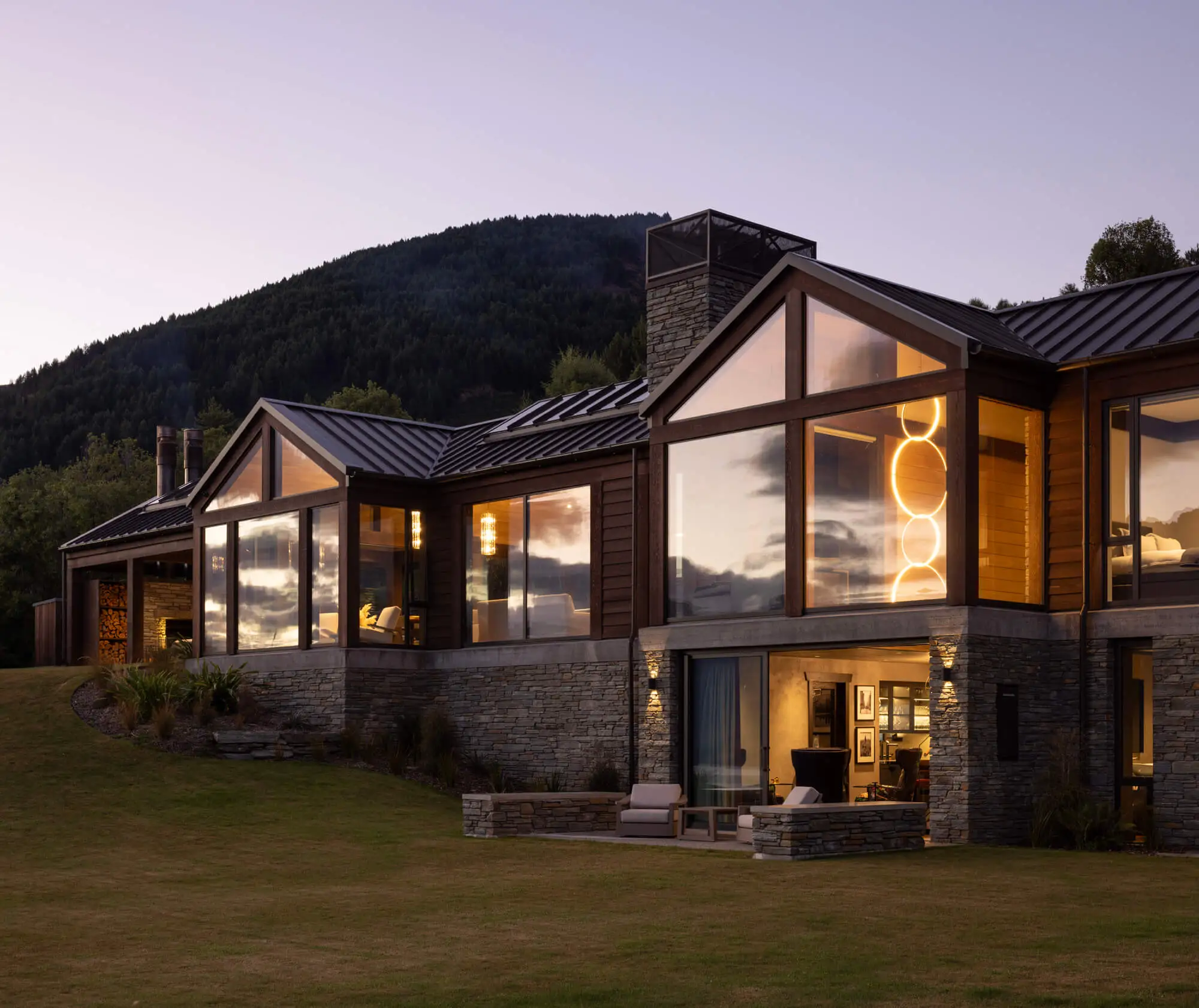 luxury-queenstown-accommodation-hawks-nest-villa