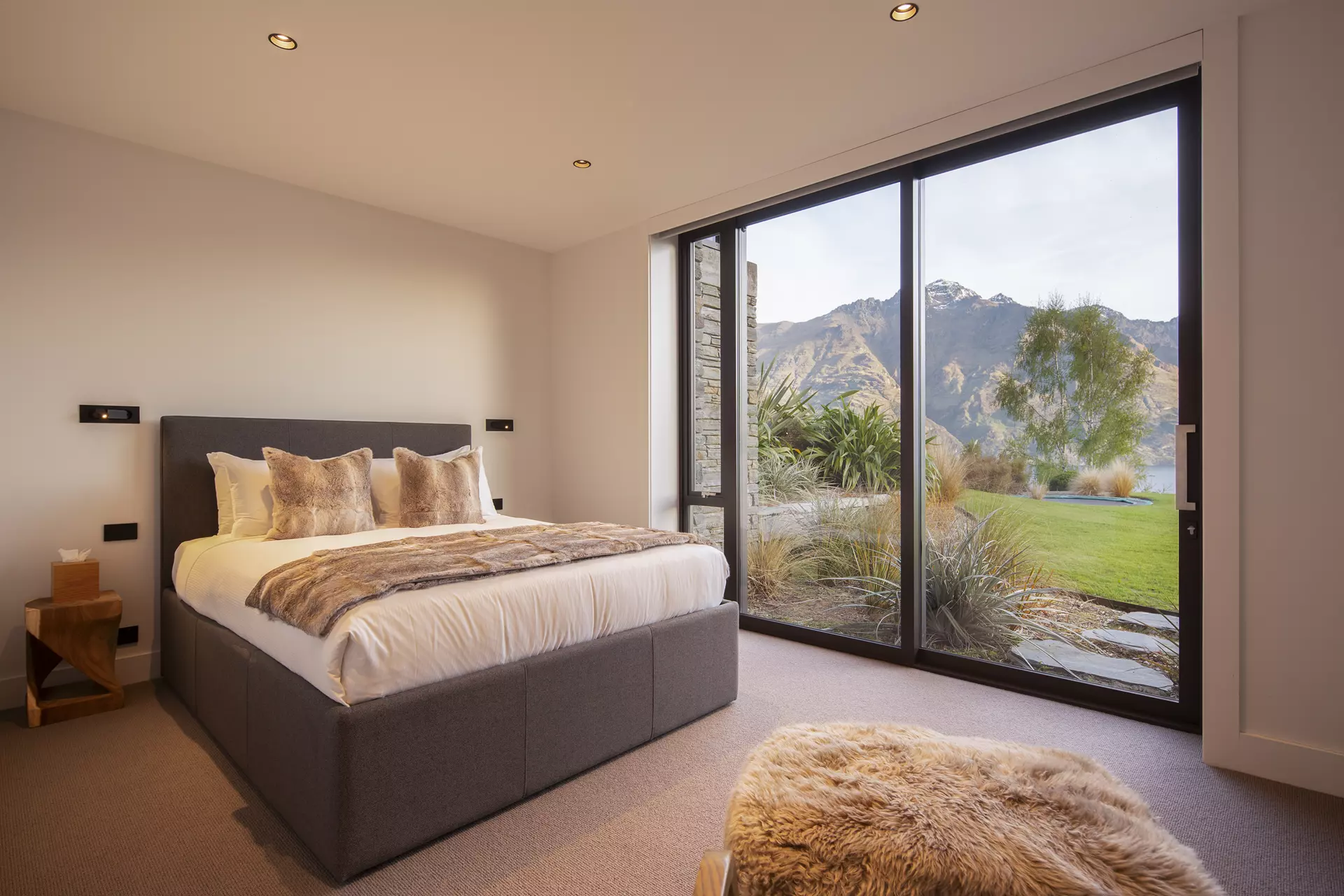 luxury-queenstown-accommodation-hawks-nest-villa