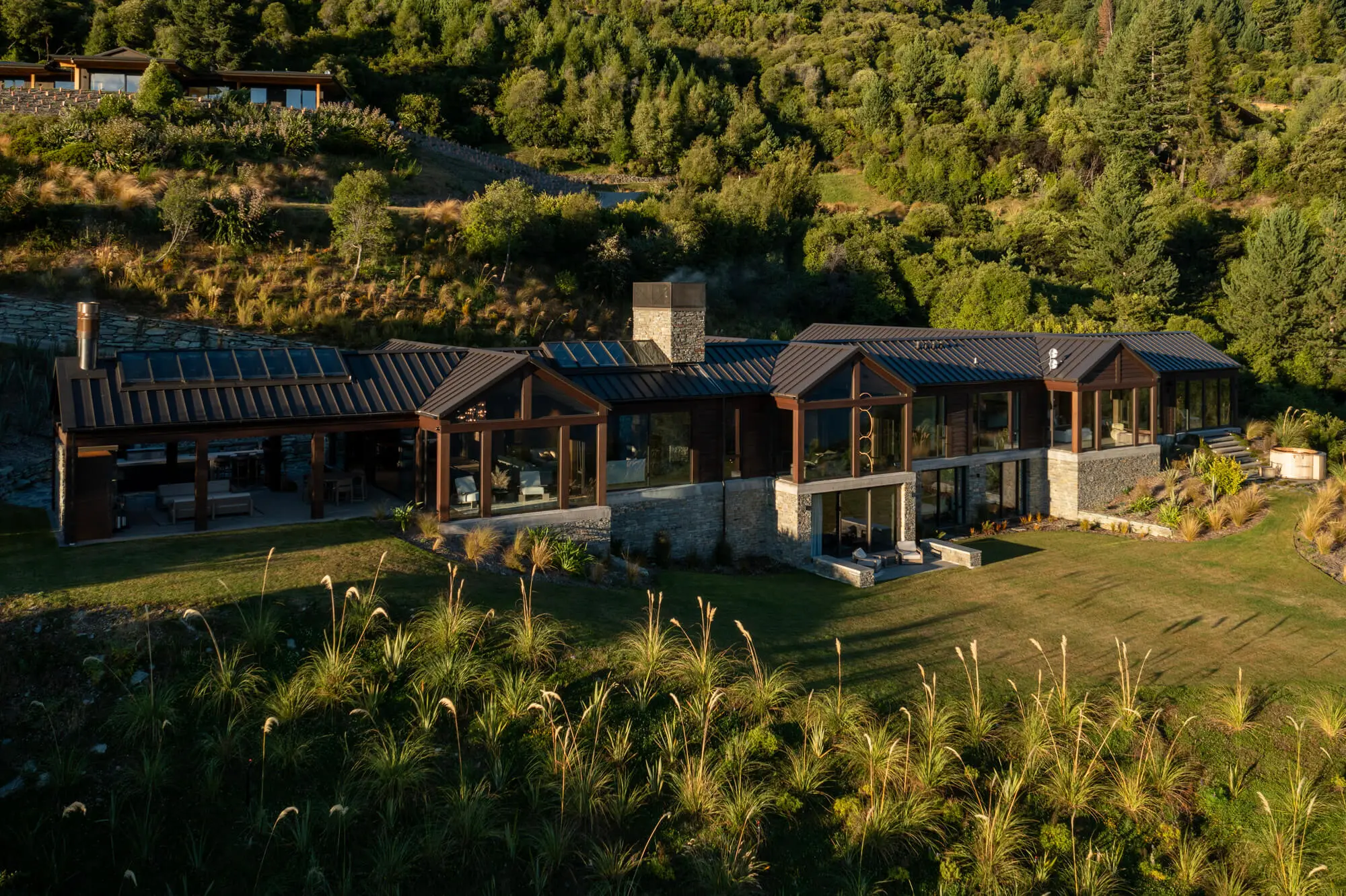 luxury-queenstown-accommodation-hawks-nest-villa