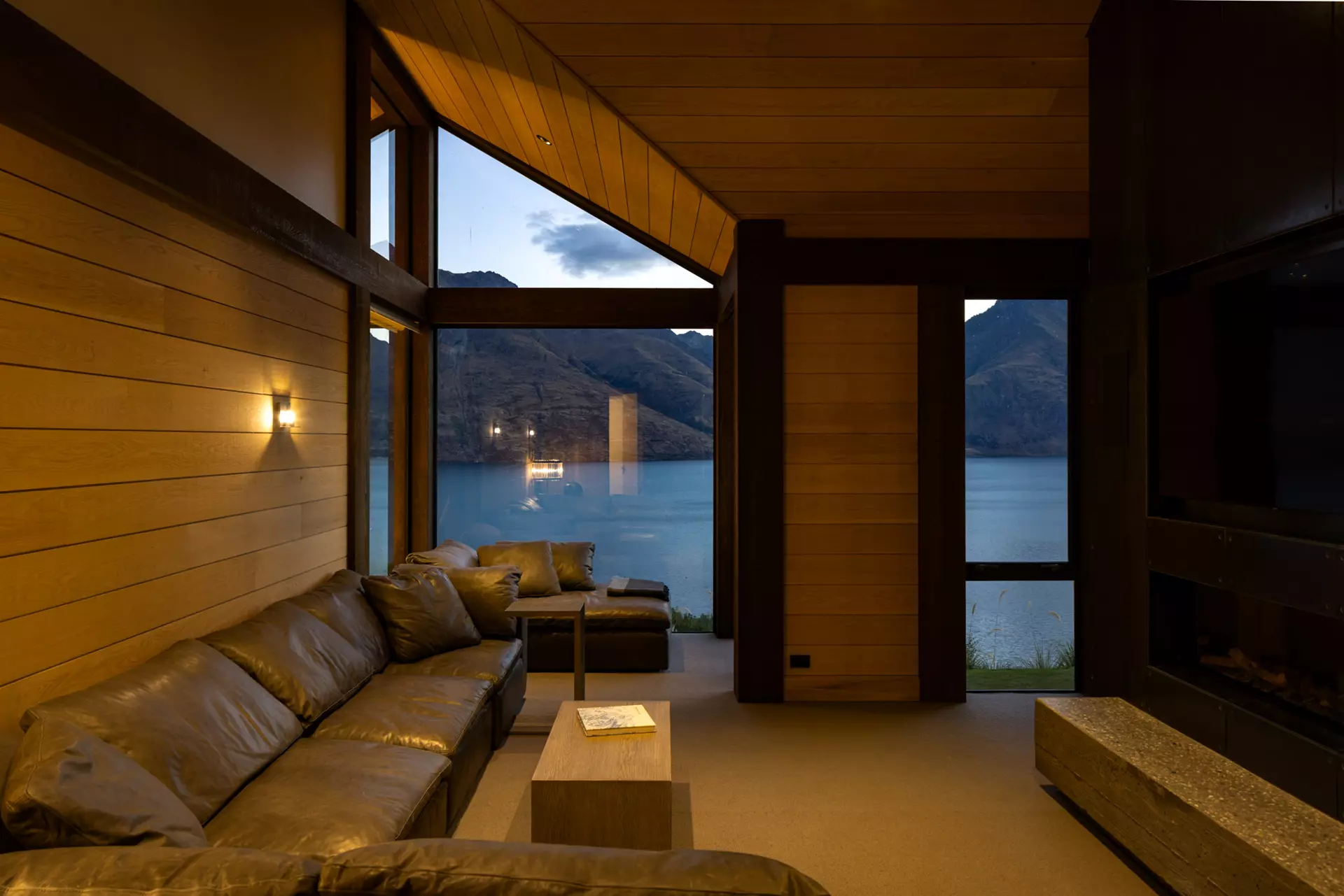 luxury-queenstown-accommodation-hawks-nest-villa