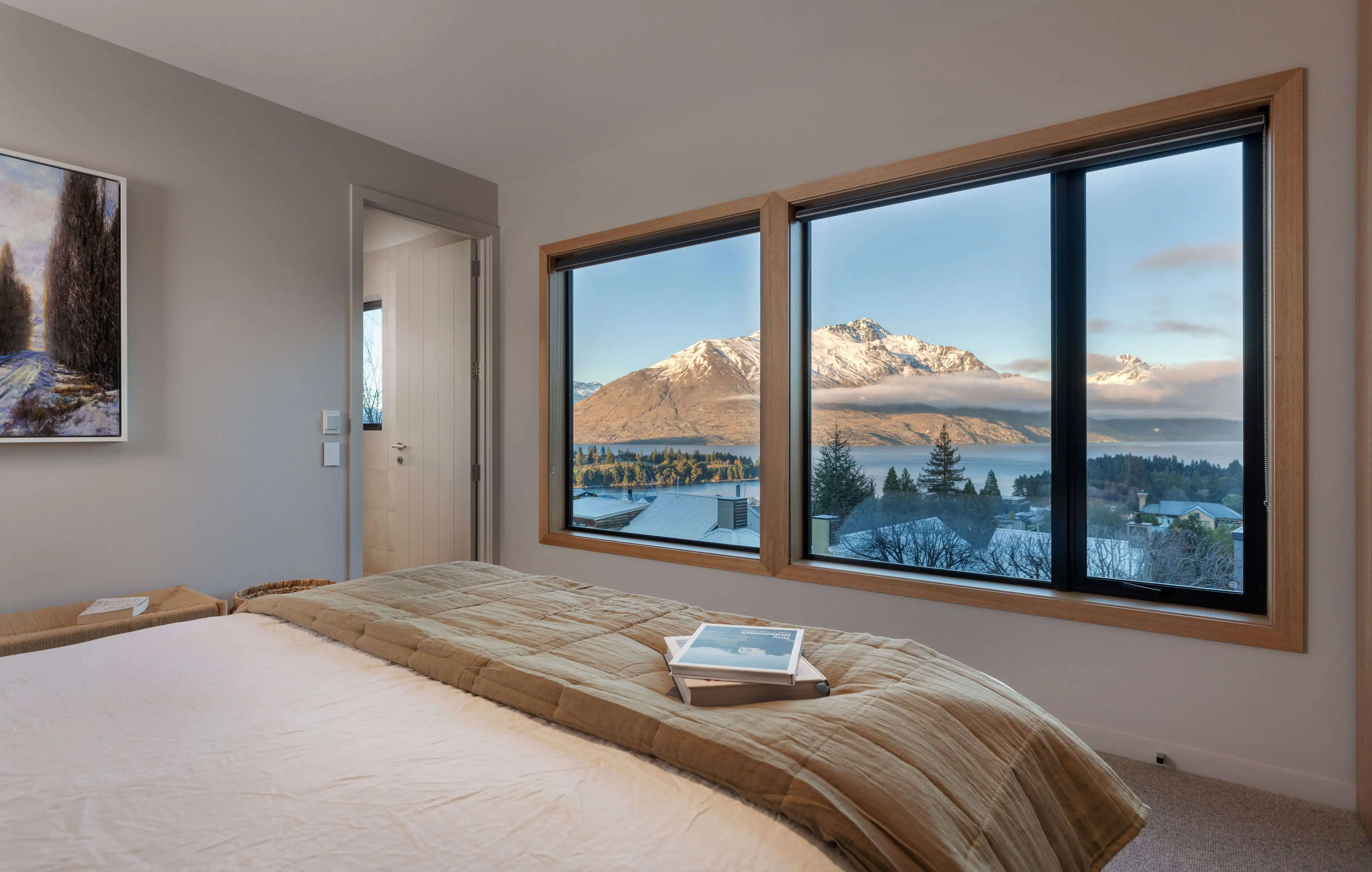 Matariki-bedroom-luxury-private-villa-queenstown