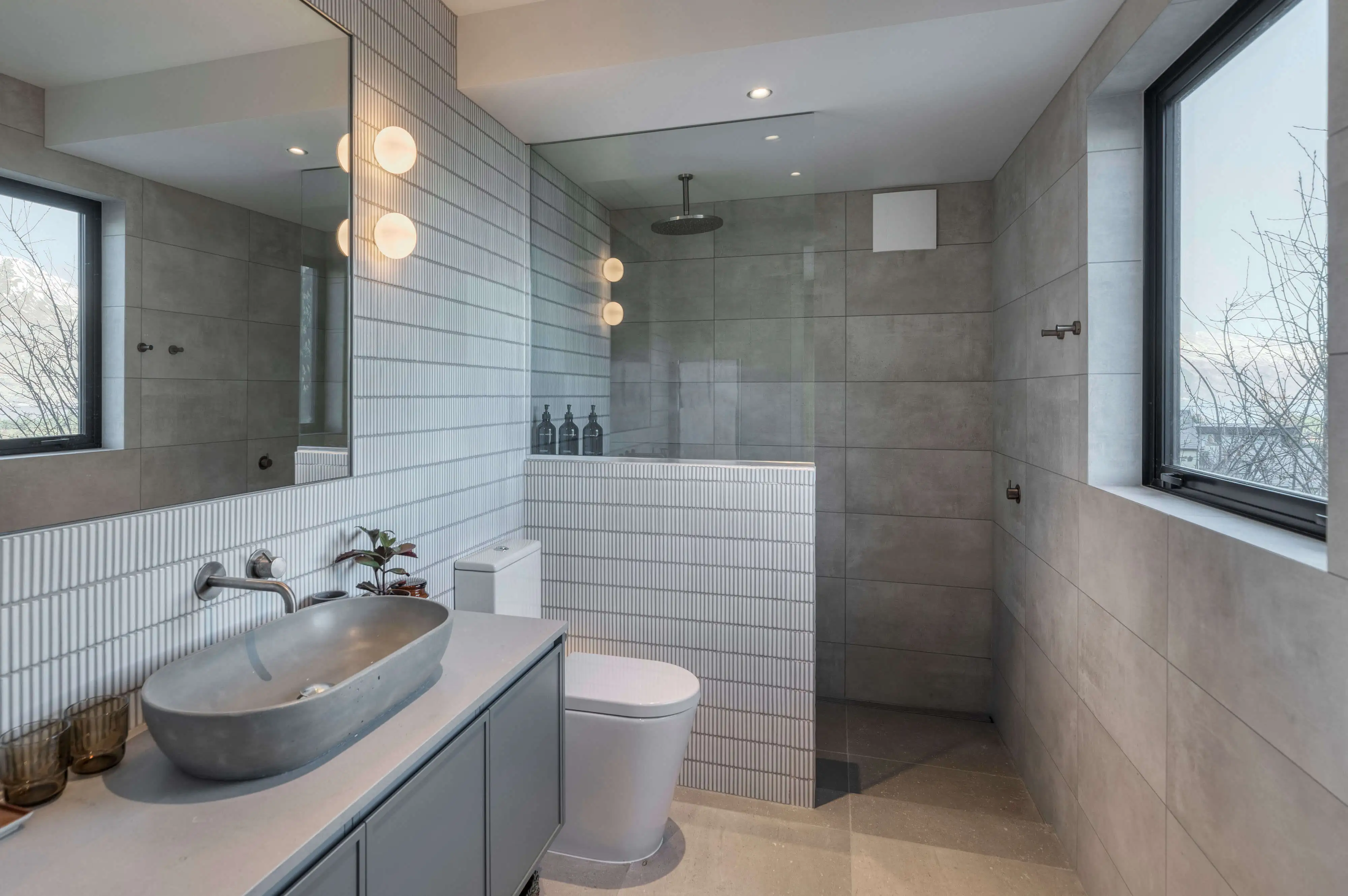 Matariki-ensuite-luxury-private-villa-queenstown