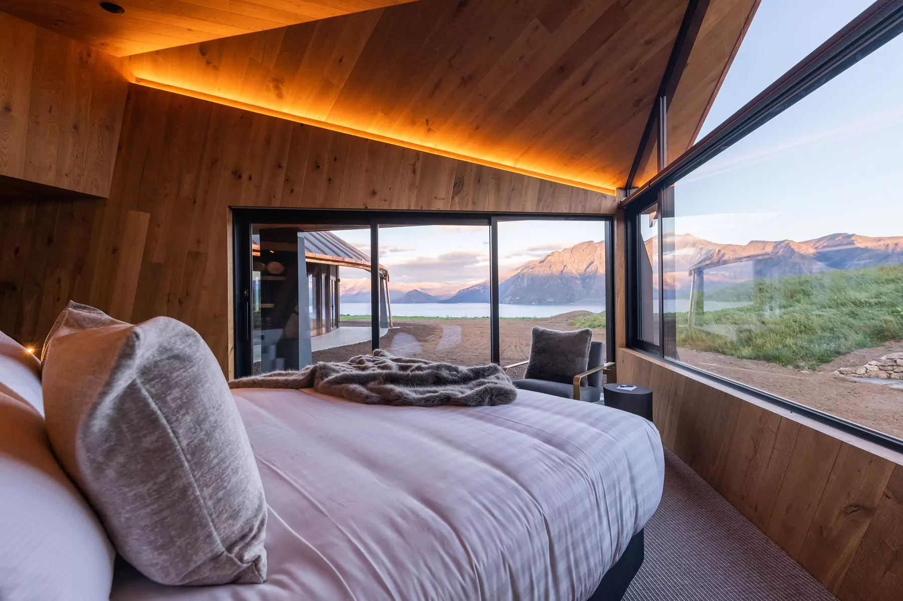 mt-isthmus-luxury-private-villa-wanaka