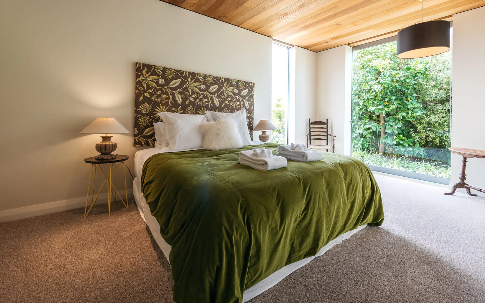 luxury-waiheke-island-accommodation-mudbrick-winery