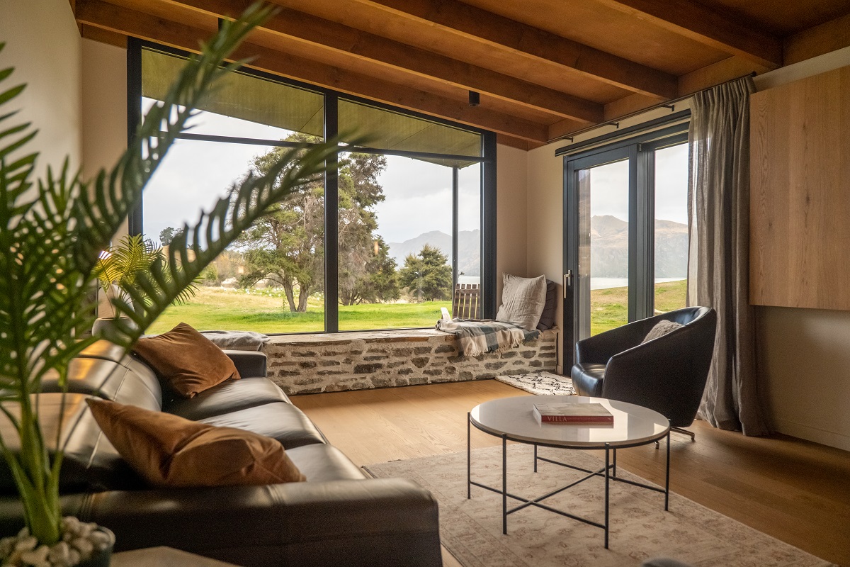 luxury-wanaka-accommodation-roys-peak-farmhouse