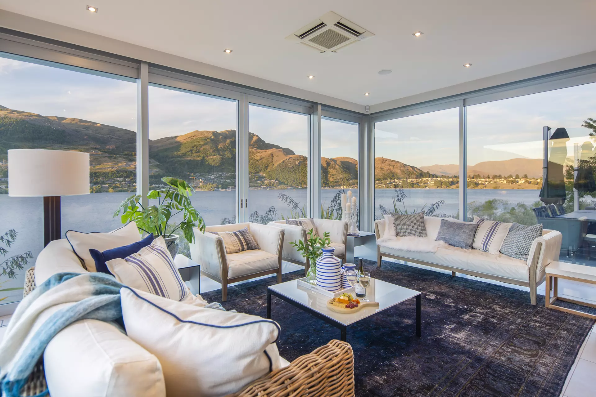 Supreme-Lakefront-Luxury-Villa-Queenstown